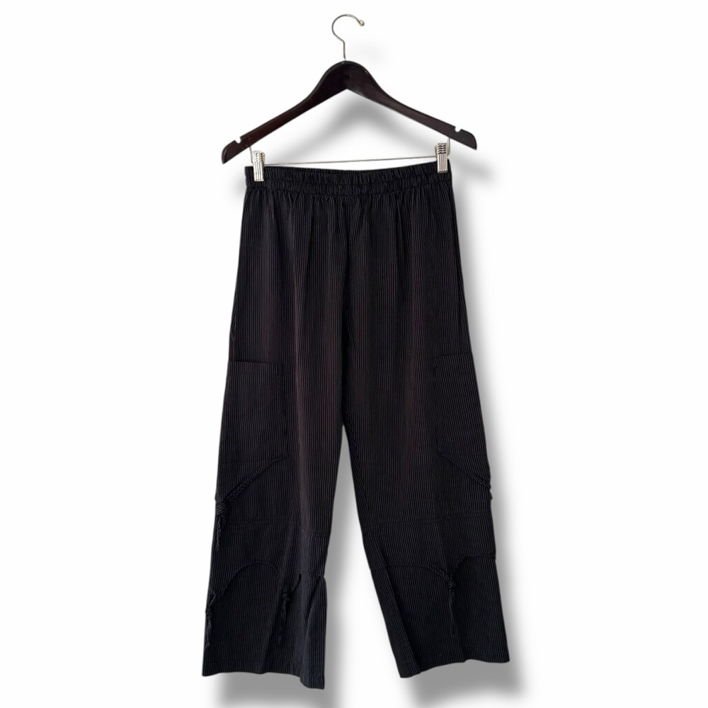 Dress to Kill Black/White Pinstripe Double Pocket PantsWide-Leg Knotted Size 1